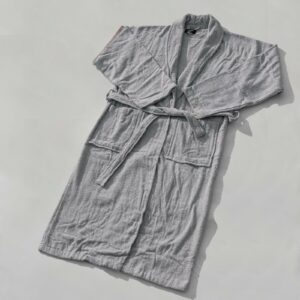 light-grey-collared-bathrobe-625196.jpg